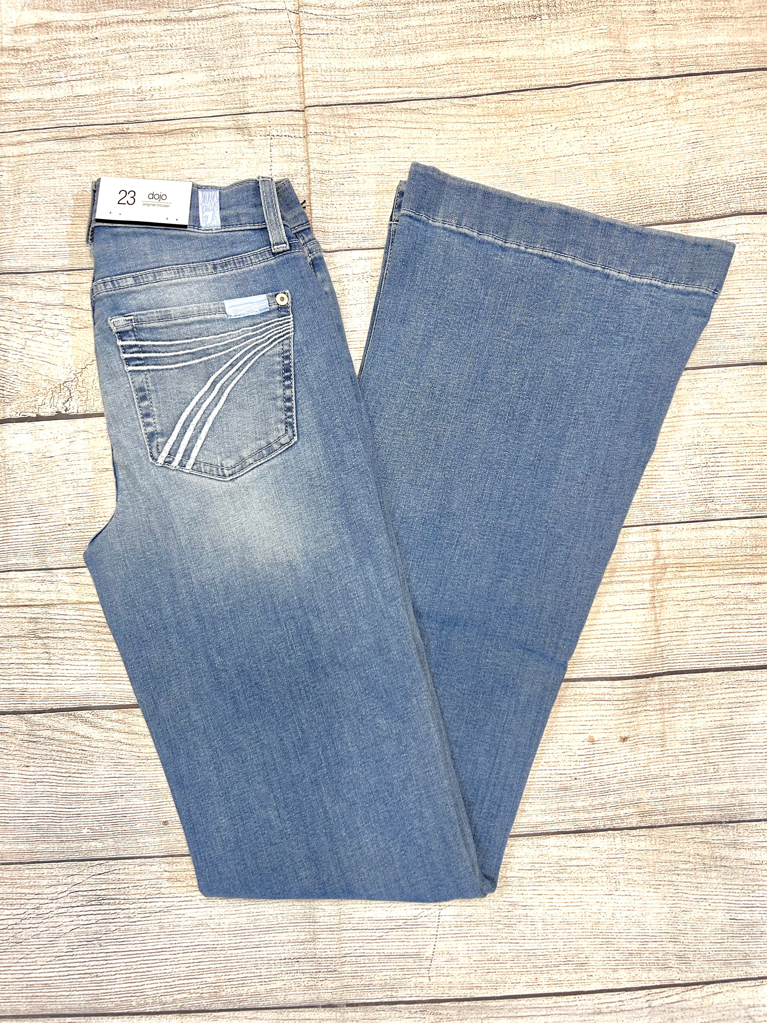 8F86B8AE-5F83-40E1-98A0-