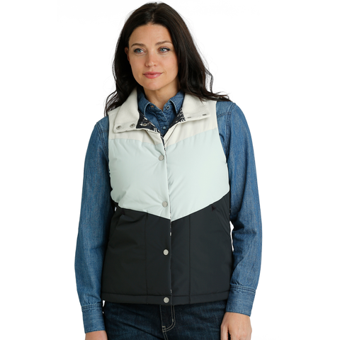 Cinch Women's Colorblock Navy Puffer Vest