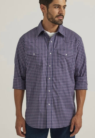 Wrangler Men’s Navy Plaid Wrinkle Resistant Shirt