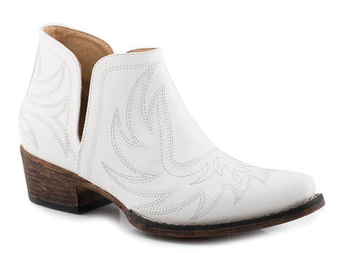 Roper Women’s White Faux Leather Snip Shorty Boot